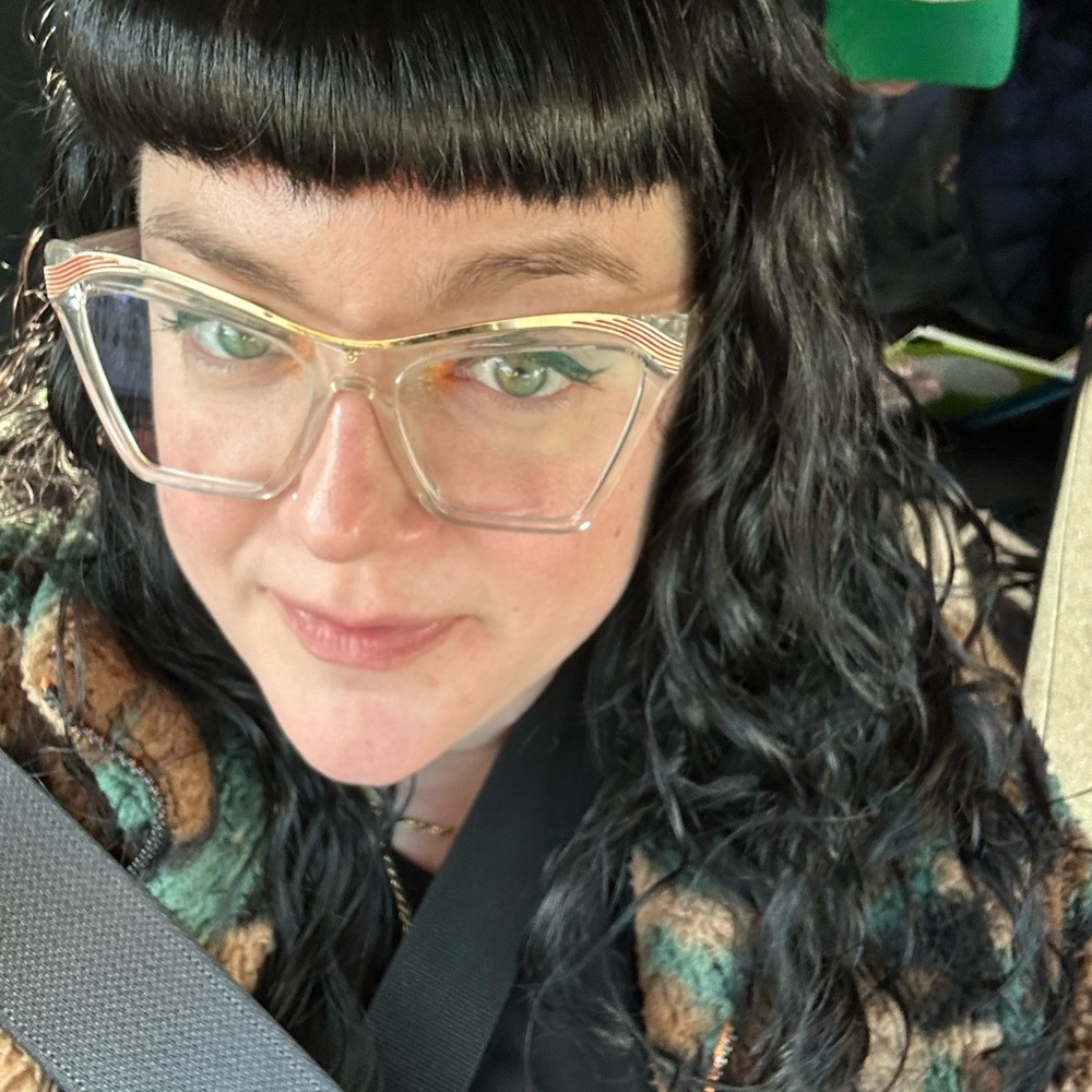 Meet your Posher, Emily